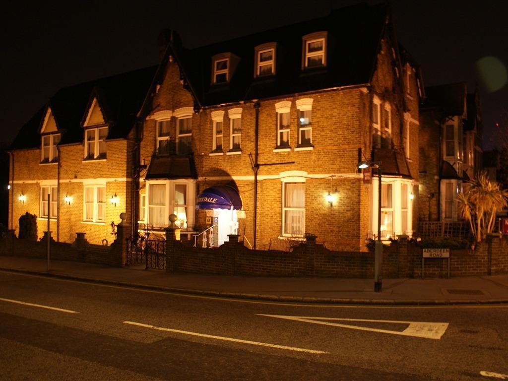 Kirkdale Hotel Croydon Dış mekan fotoğraf